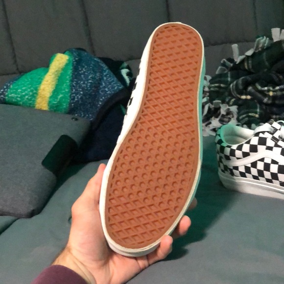 ID Checkered vans - Picture 3 of 5